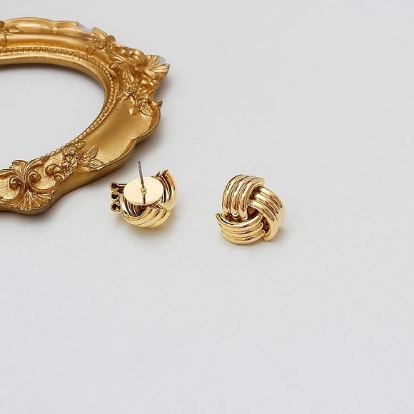 Twisted Triple Knot Ear… - Picture 3 of 4